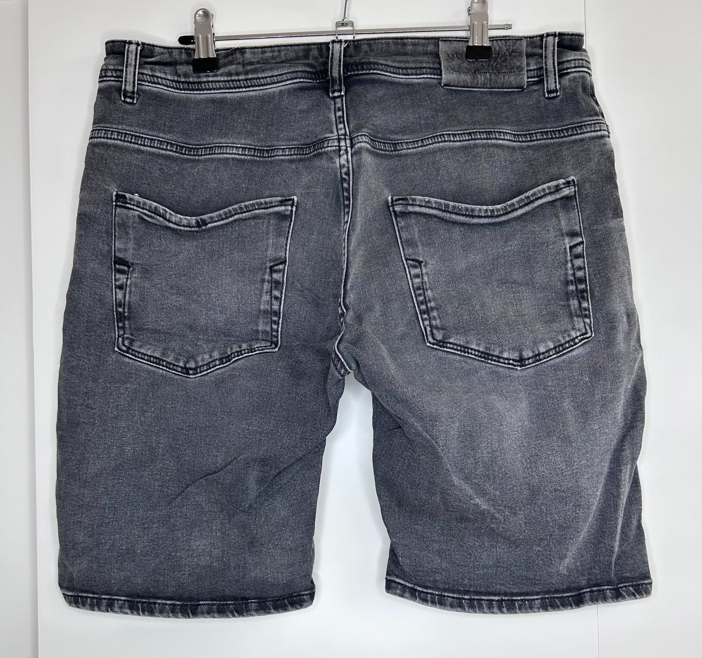 Selected Pantaloni: Selected Homme Shorts – Usato da St. Gallen venduto da look-twice 1