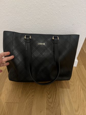 Tasche Guess