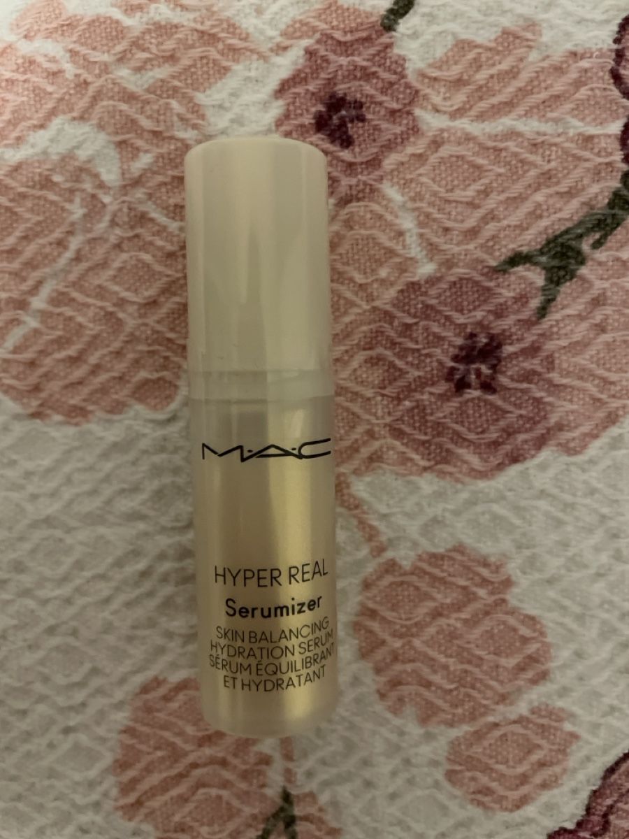 Mac Cosmetics Gesichtspflege: MAC Hyper Real Serumizer Skin Balancing Hydration Serum 4ml – Neu und originalverpackt aus Nänikon von Skin-Beauty