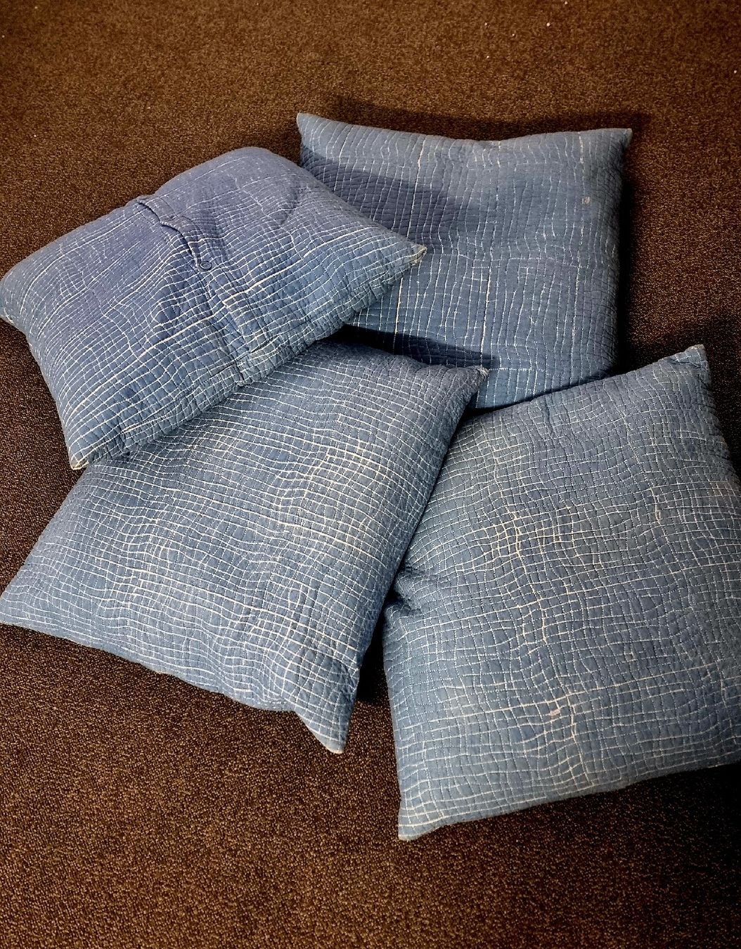 Ikea Cuscini: 4 Kissen 60 x 60 cm – Usato da Islisberg venduto da Nmoving