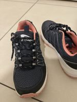 Kranos Turnschuhe