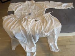 Uniforme Taekwondo blanc avec deux pantalons taille 180 cm