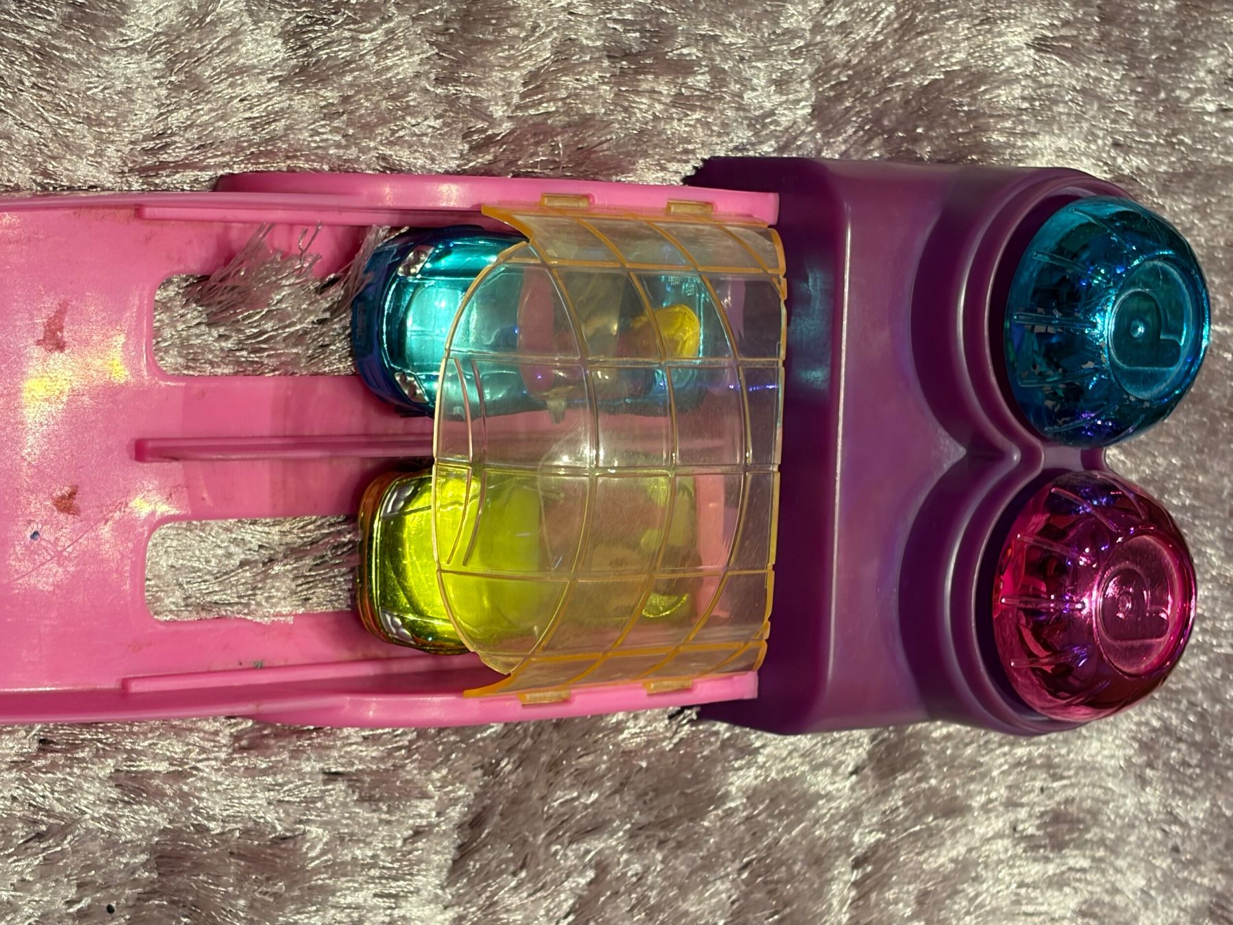 Polly Pocket Giocattoli: Polly Pocket Rennbahn – Difettoso da Wölflinswil venduto da Crow 1
