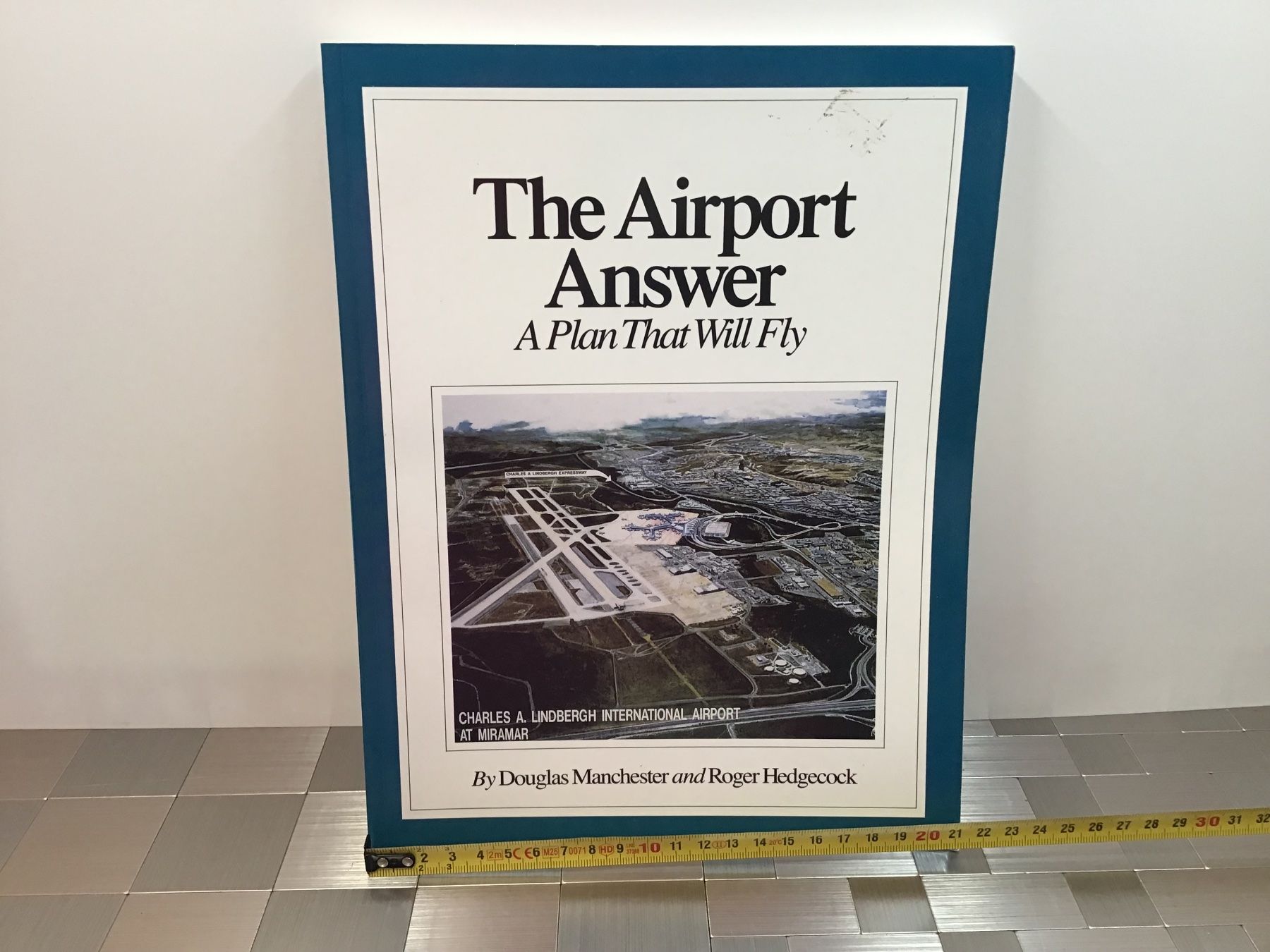 Libri: THE AIRPORT ANSWER – Usato da Männedorf venduto da Spezial-Modelle