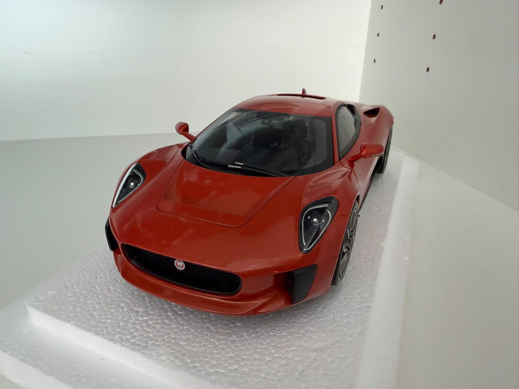 Jaguar Modellini d'auto: 1:18 Almost Real - Jaguar C-X75 – Difettoso da Tübach venduto da BonnevilleMotors 3