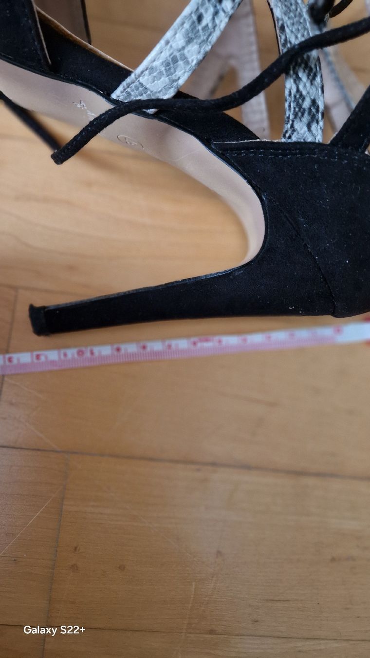 Damenschuhe: Sandalen aus Italien, schwarze Frau Python Größe 37 – Gebraucht aus Uetikon am See von val_5xsw 4