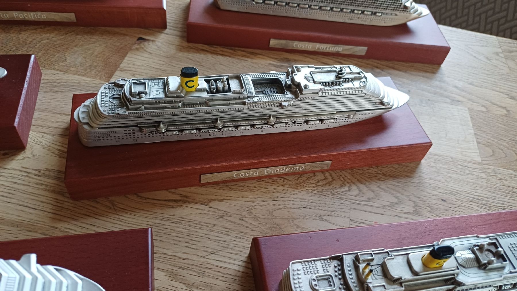Kit di modellismo & Modellini statici: 6 Modell Schiffe – Usato da Flawil venduto da Naphtali 7