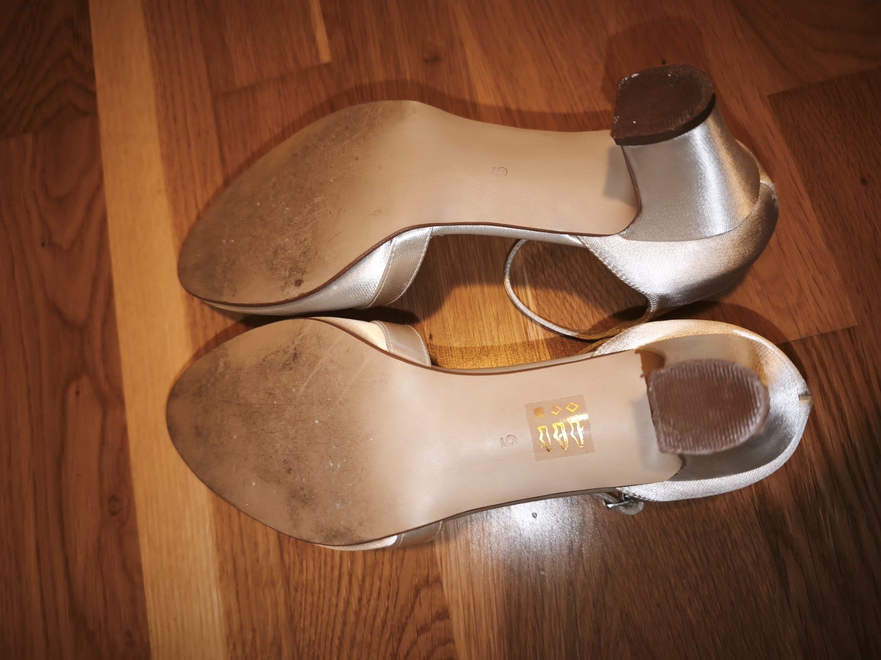 Rainbow Scarpe da donna: Brautschuhe Rainbow Club Gr. 38 – Usato da Zeglingen venduto da Vanillacoke 9