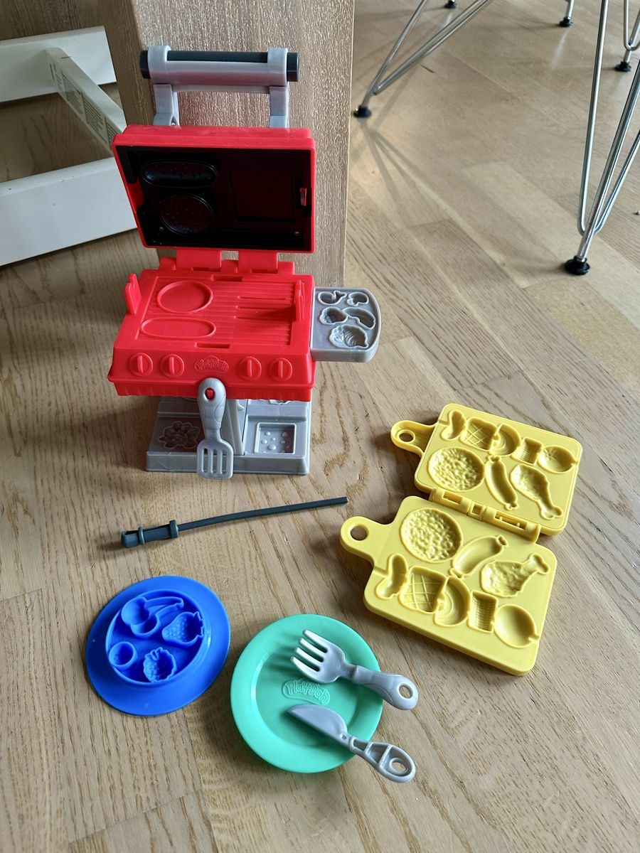 Play-Doh Jouets: Grillstation von Play-Doh – D'occasion à Kleinandelfingen par Elader