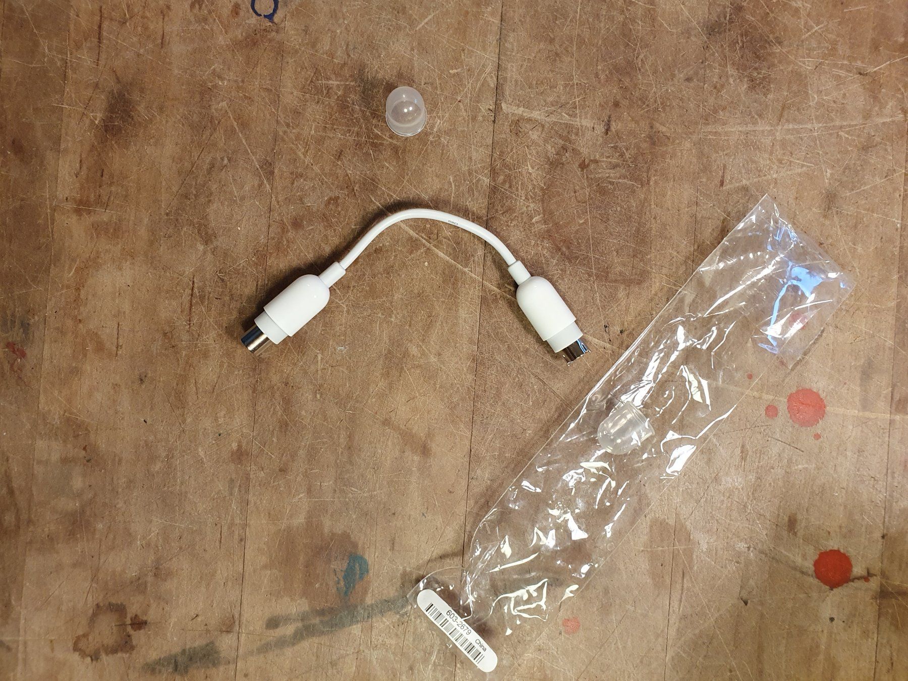 Apple Unità & Adattatore: Apple S-Video auf RCA Composite Adapter Kabel weiss – Usato da Zürich venduto da loosebone 3