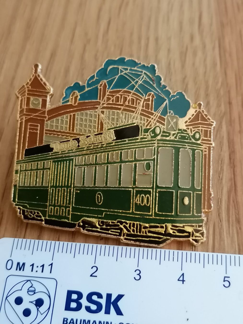 Placchette & Badge: Pin Dante Schuggi - Basler Oldtimer Tram – Usato da Basel venduto da vintagecollector 1