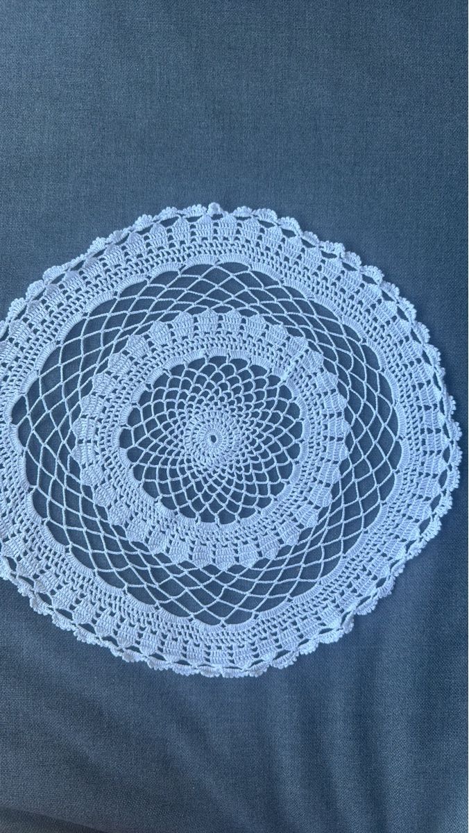Autre linge de table: Handgemachte Deckchen, weiss D/35cm – Neuf (Voir description) à Spreitenbach par BIH2005