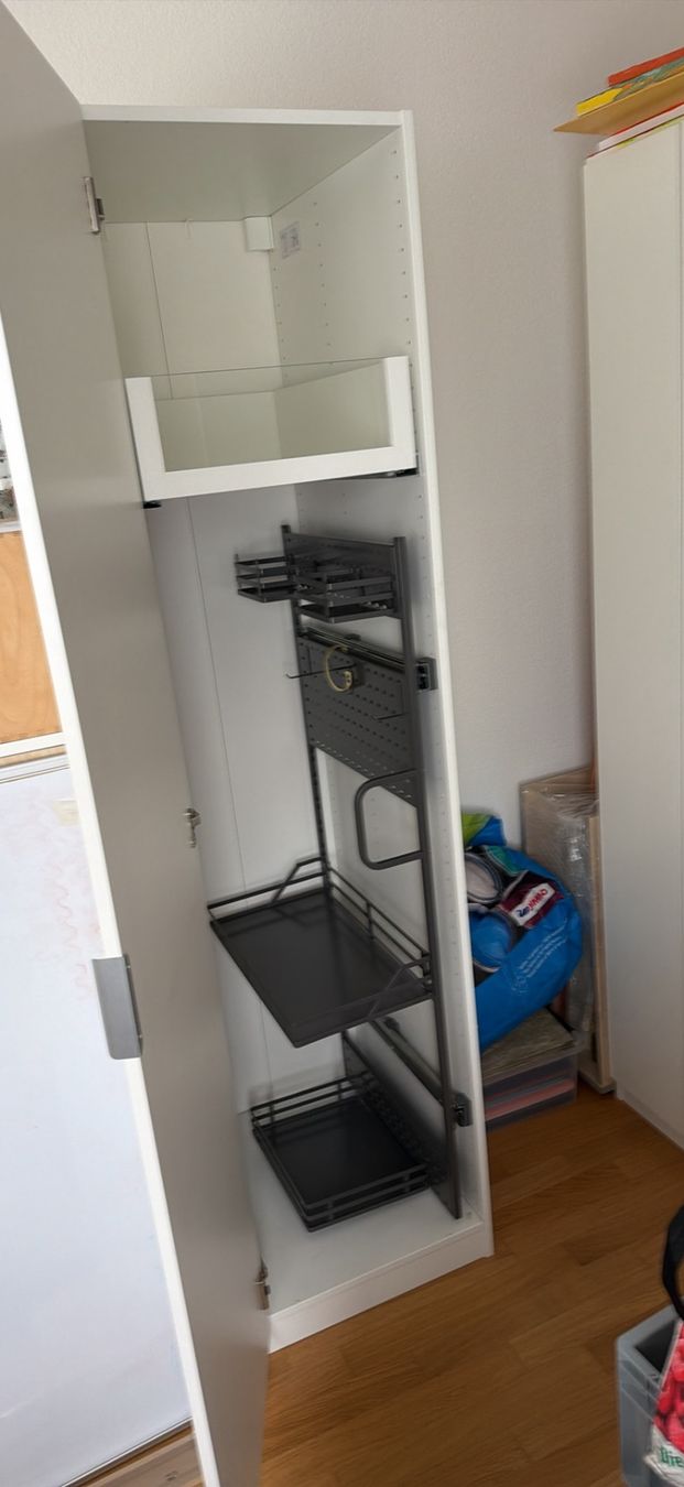 Ikea Armadi: 2 PAX Schränke, einjährig – Usato da Uetikon am See venduto da tho_spw7