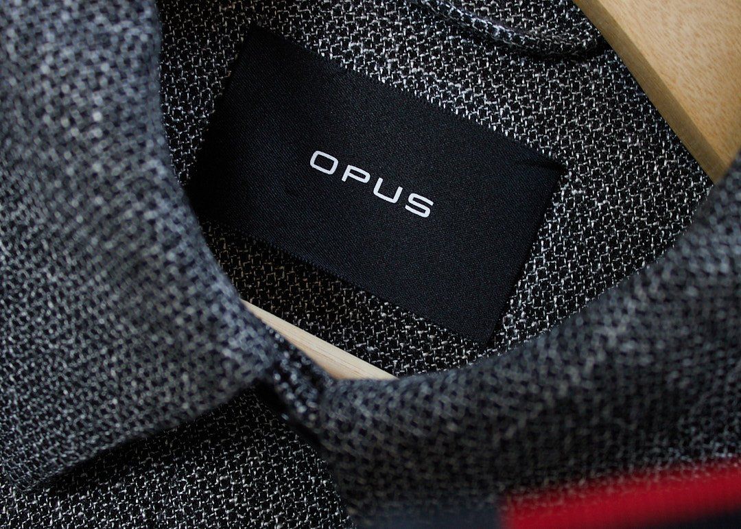 Opus Giacche: OPUS JACKE, GRAU, Größe 42, WIE NEU – Nuovo (secondo la descrizione) da Zug venduto da joa_dp6f 2