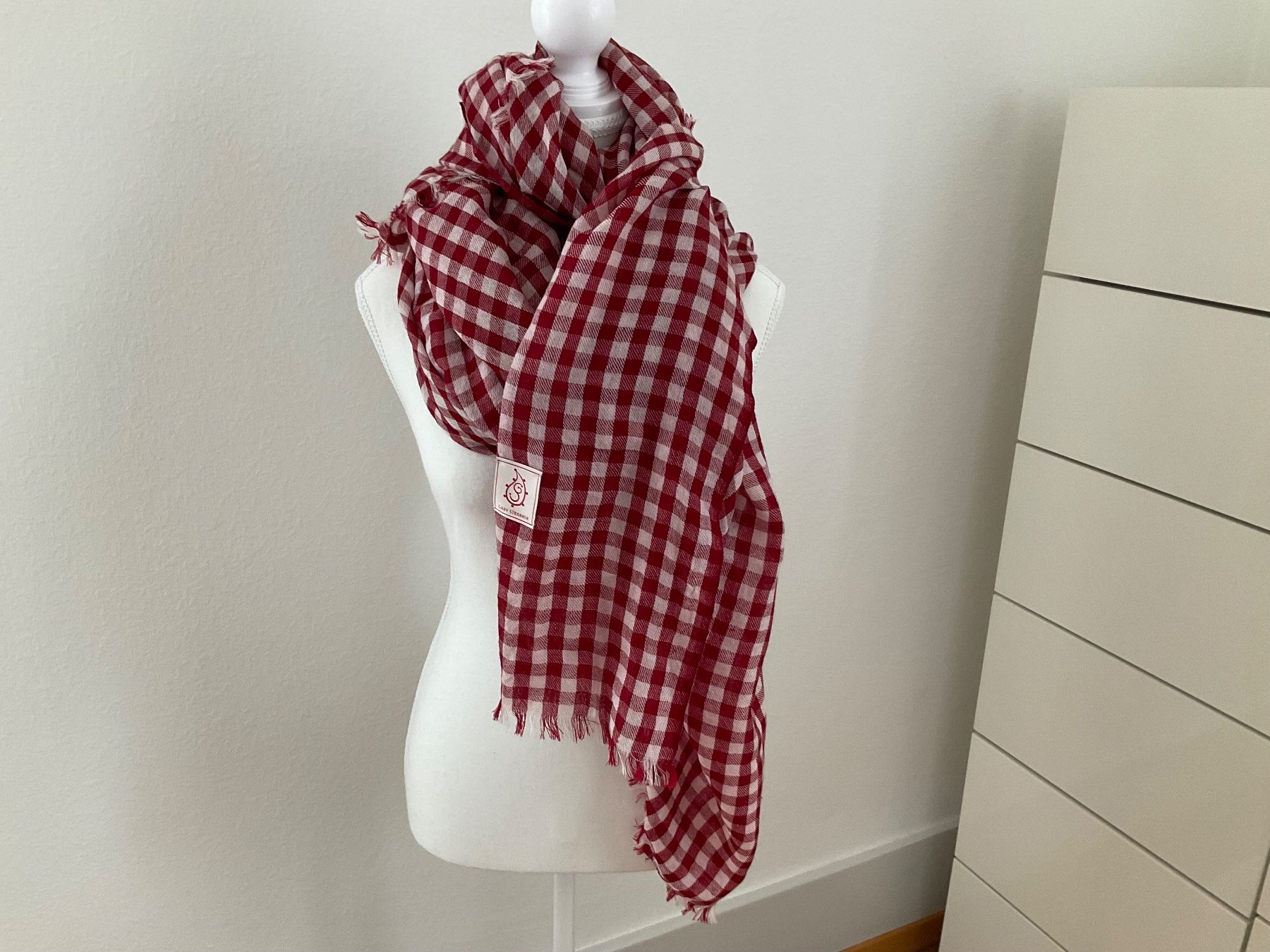 Foulard & Sciarpe: Schal von Gaby Stranner – Nuovo (secondo la descrizione) da Bern venduto da Gabriela32