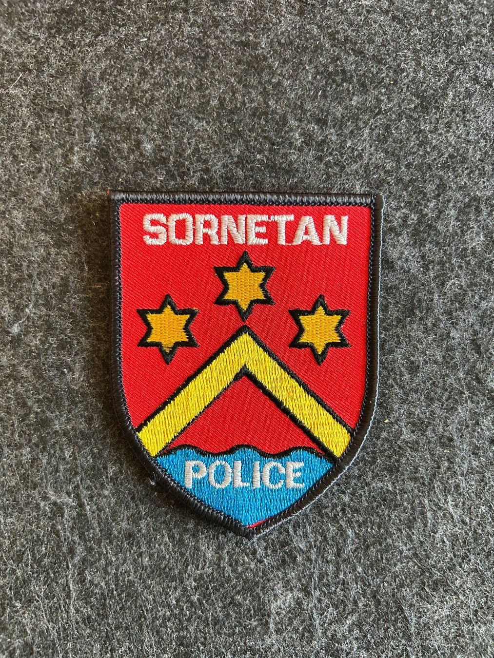 Placchette & Badge: Patch, JU, Police Sornetan – Usato da Berikon venduto da DGC-1995