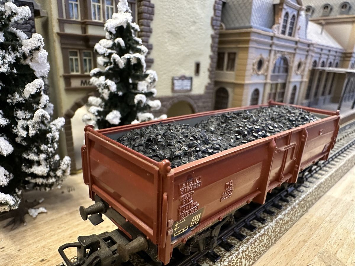 Märklin Modelleisenbahnen: Märklin 4604 Offener Güterwagen Steinkohle – Gebraucht aus Lupsingen von New-Haven