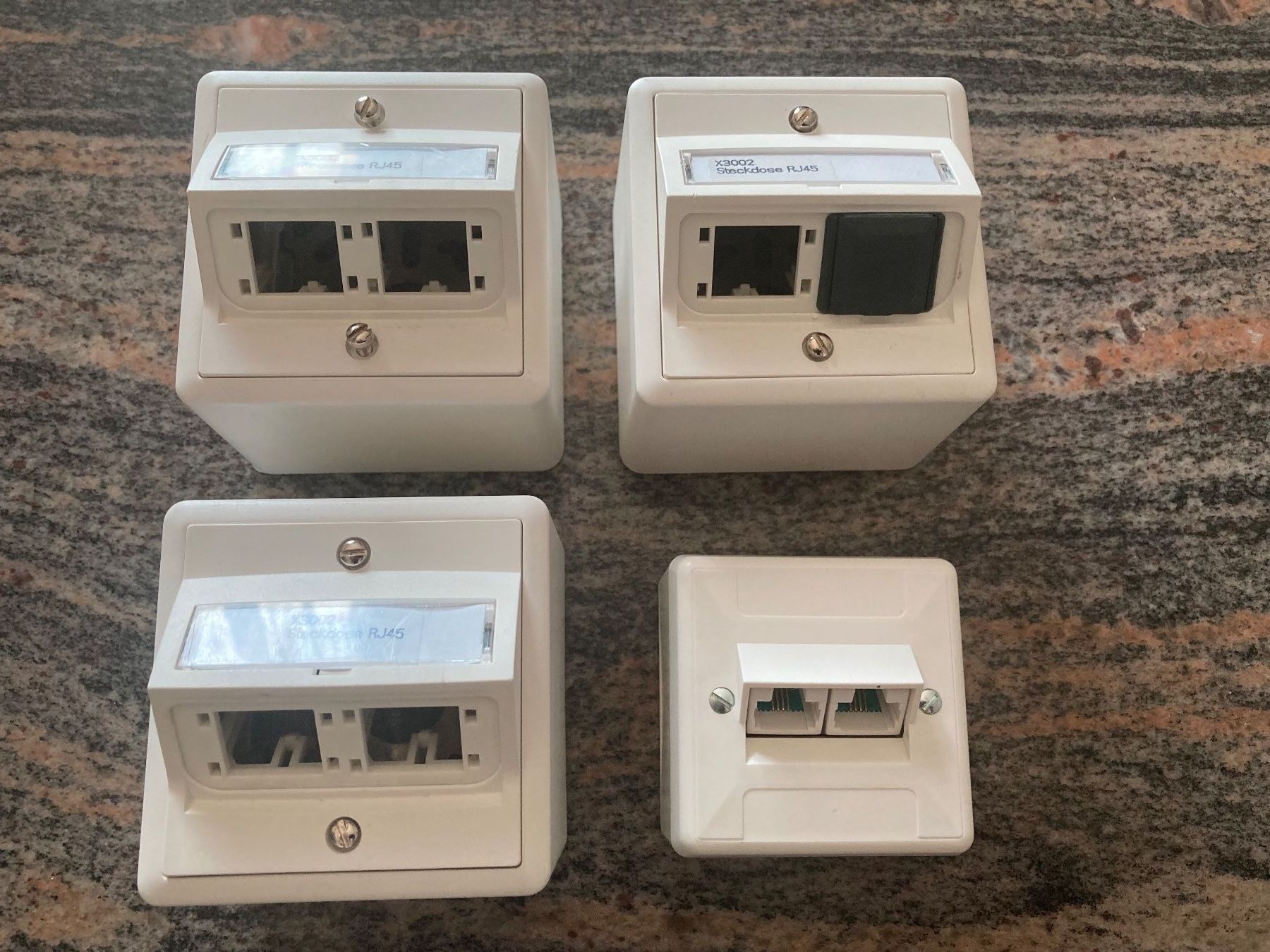 Telefoni: RJ45 AP-Dosen – Nuovo (secondo la descrizione) da Schlieren venduto da ProSt.-AmiGo