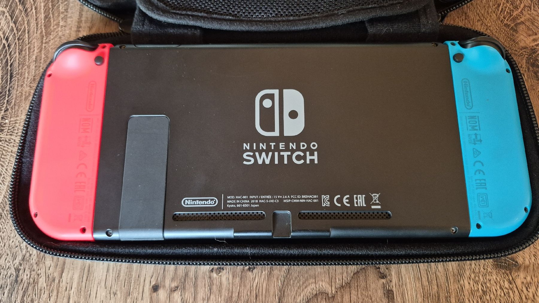 Nintendo Console: Nintendo Switch + 12 Jeux et Accessoires - État Impeccable! – Usato da Val d Illiez venduto da Teambob 1