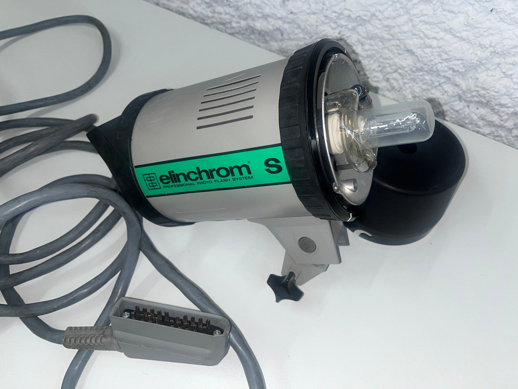 Elinchrom Flash: Flash "Elinchrom S" – Usato da La Chaux-de-Fonds venduto da alu 3