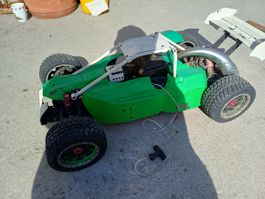 Grosses RC Auto für Bastler