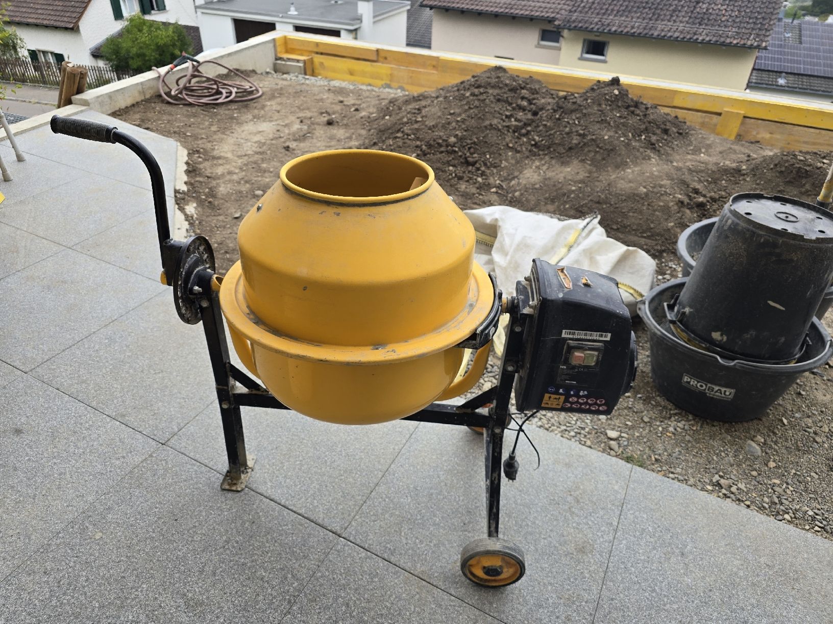 Toutes les machines: Betonmischer  – D'occasion à Neuhausen am Rheinfall par Ortex