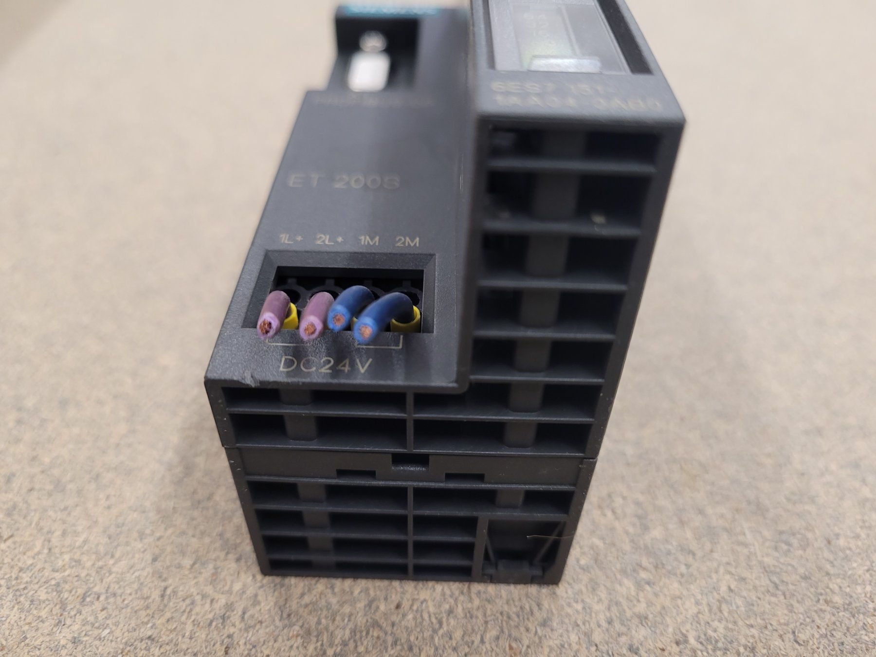 Siemens Componenti elettronici: Siemens SPS Profibus ET 200S / 6ES7 151-1AA04-0AB0 – Usato da Vitznau venduto da Night-Fire 1