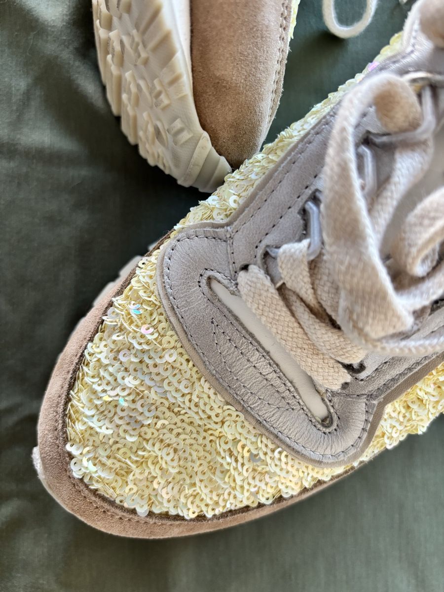 Scarpe da donna: Hidnander Tenkei-Sneaker mit Pailletten – Nuovo (secondo la descrizione) da Ennetbaden venduto da mme_7sv8