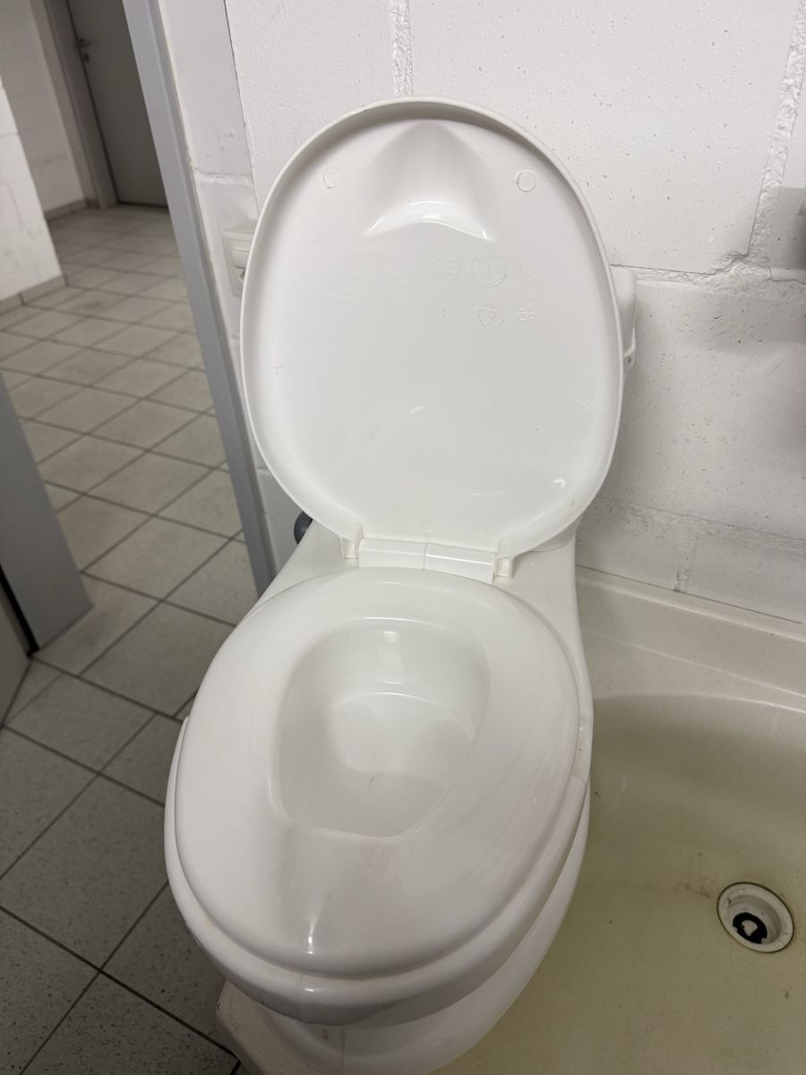 WC: Kindertoilette – D'occasion à Unterentfelden par Anton_Udovcic 1