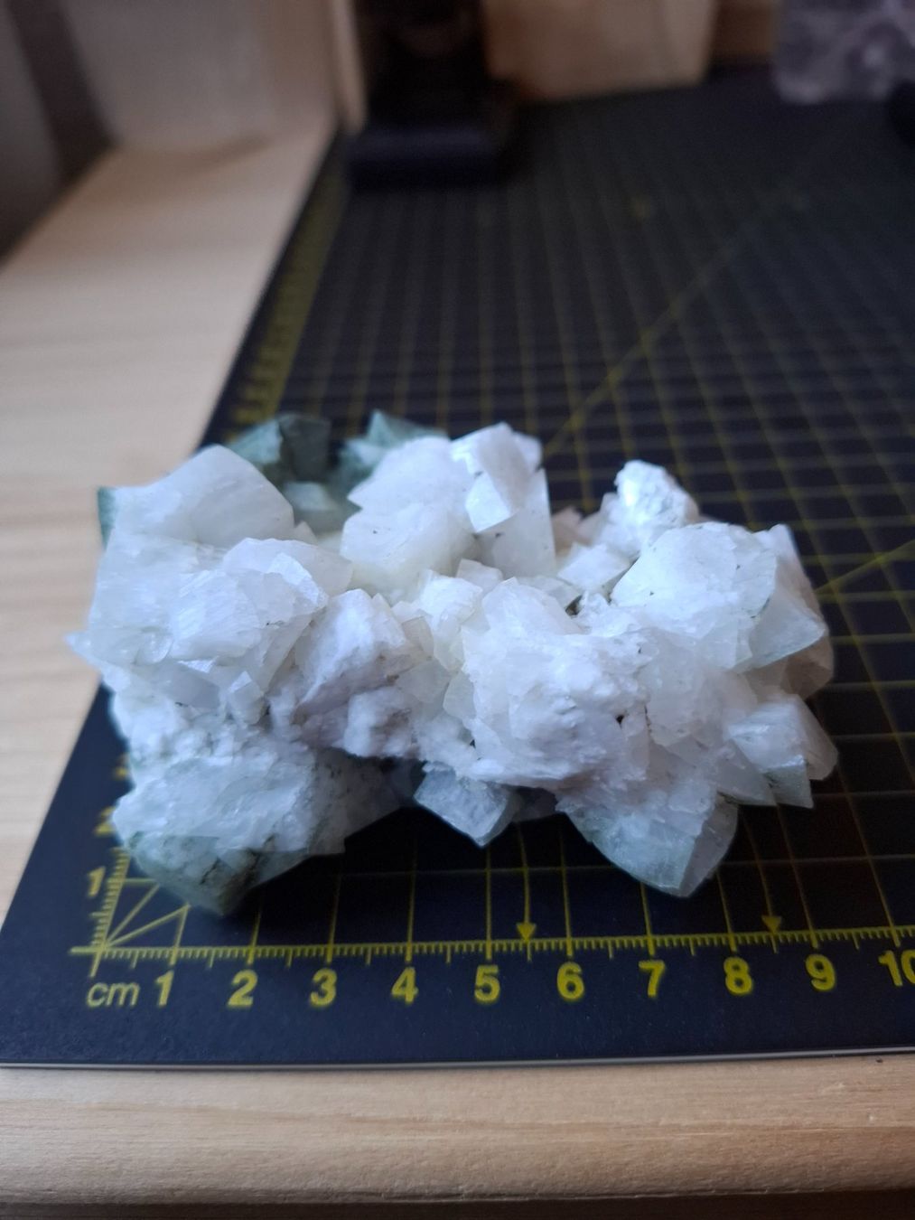 Minerali & Pietre curative: Ein Mineral Adular mit Chlorit – Usato da Zwieselberg venduto da Halifaxmendusli 5
