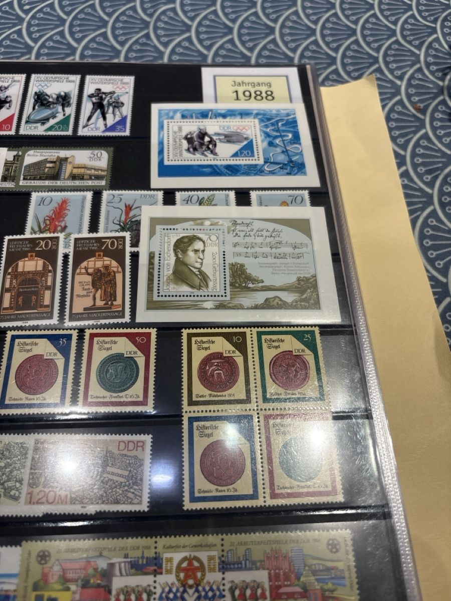 Belle collection de timbres RDA ! (D'occasion) à Ste-Croix pour CHF 50 ...