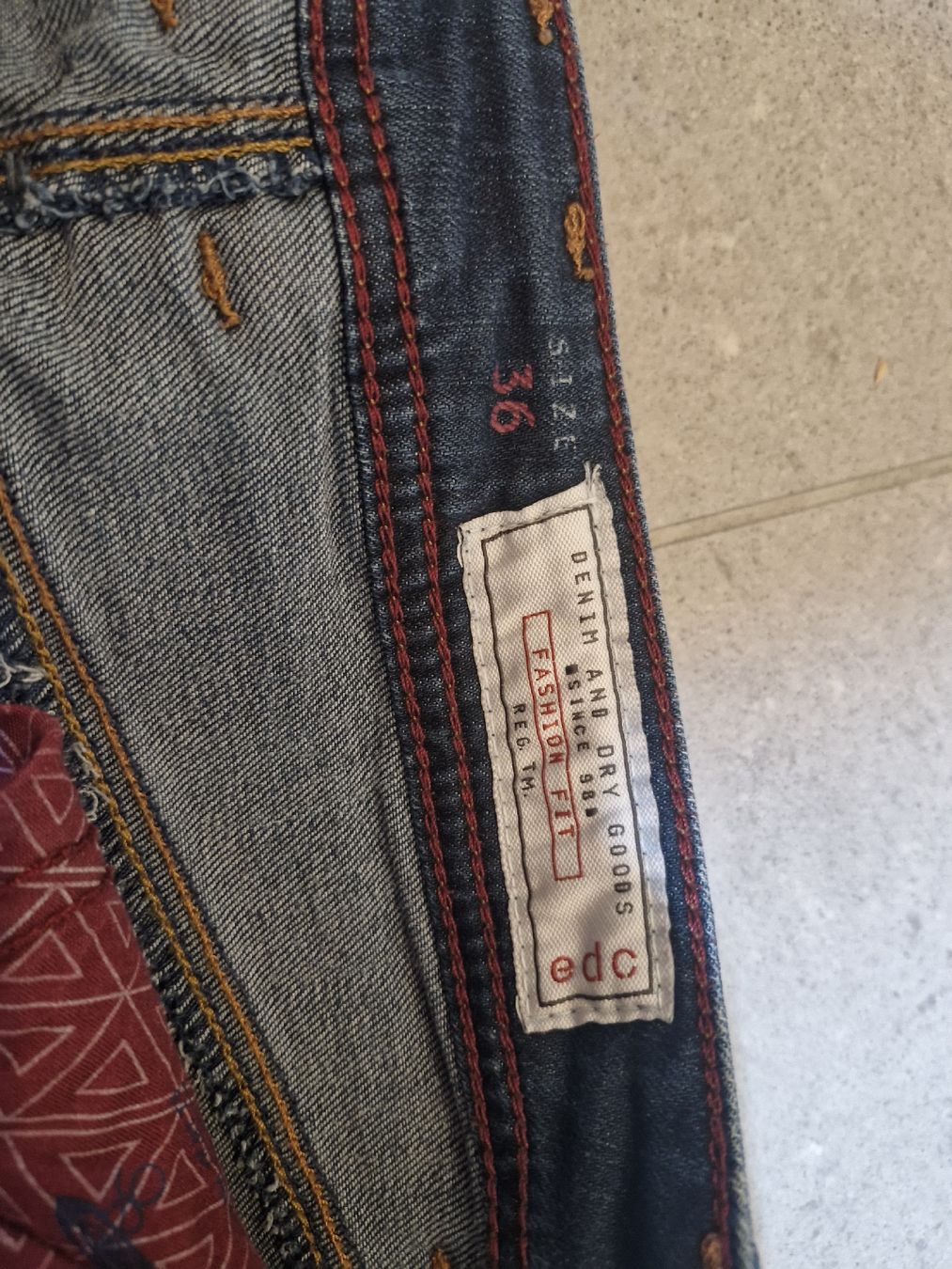 Gonne: Mini Jeansröcke Set, Grösse 36 und M, – Usato da Hergiswil LU venduto da 88winu 2
