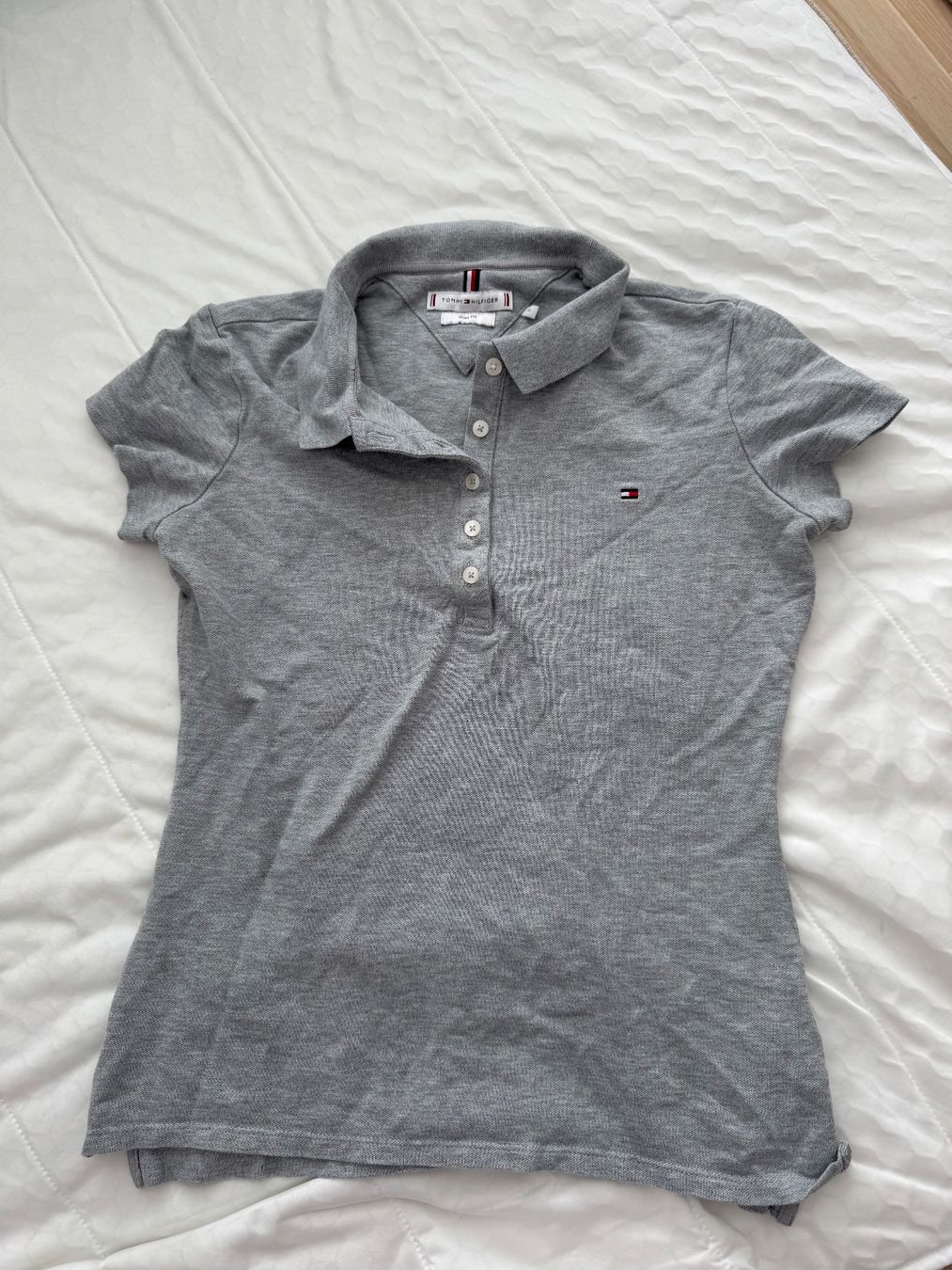 Tommy Hilfiger Polo-Shirts: Tommy Hilfiger Damen-Polo – Gebraucht aus Laufen von AnnaBlunschi 1