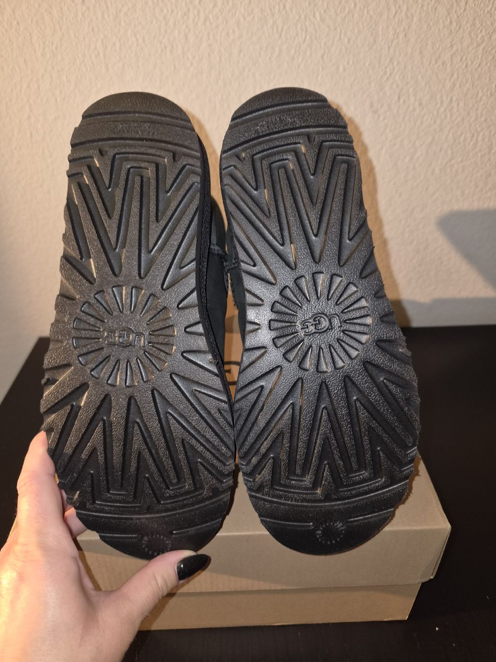 Ugg Scarpe da donna: UGG Boot Classic Short, Grösse 38 – Nuovo e nell'imballaggio originale da Reinach BL venduto da sunny2014 3