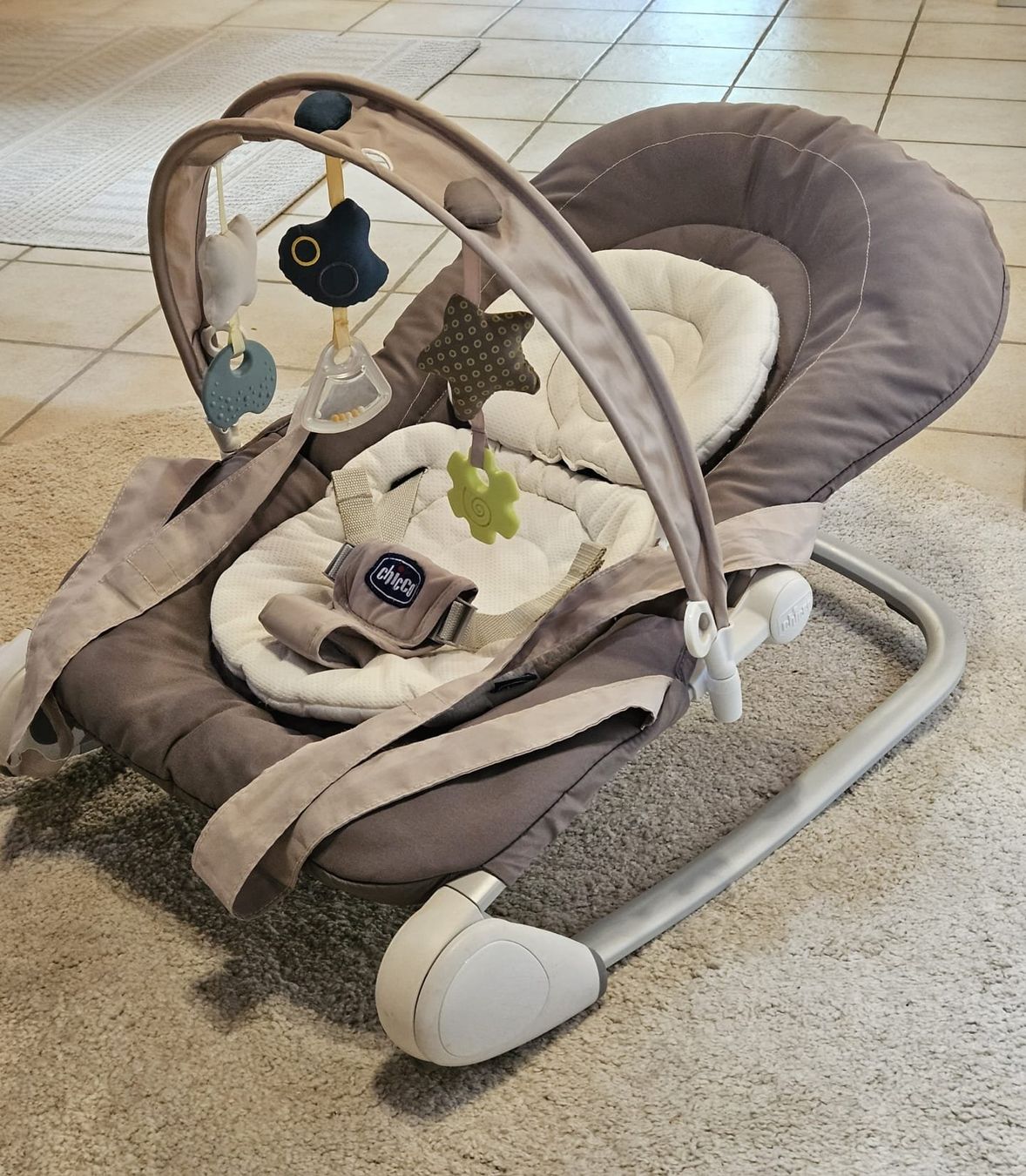 Chicco Sdraiette & Sdraiette a dondolo: Chicco Babywippe grau guter Zustand – Usato da Melchnau venduto da Aare84