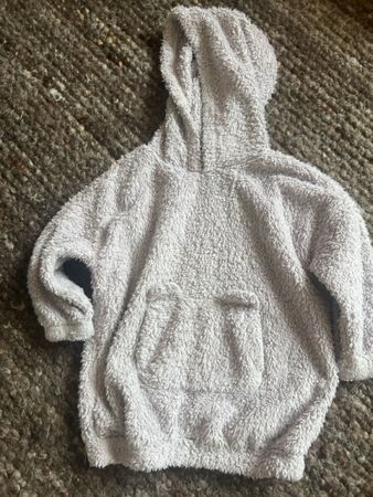 H&M Kinder Kaputzenpulli flieder Gr 110/116