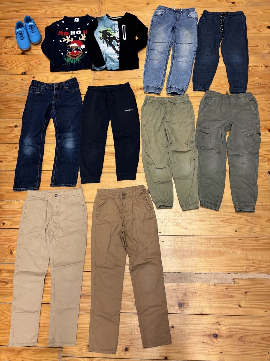Lotti & Set di vestiti: Kleiderpaket Jungs, Grösse 134 – Usato da Büren an der Aare venduto da Nikito2001