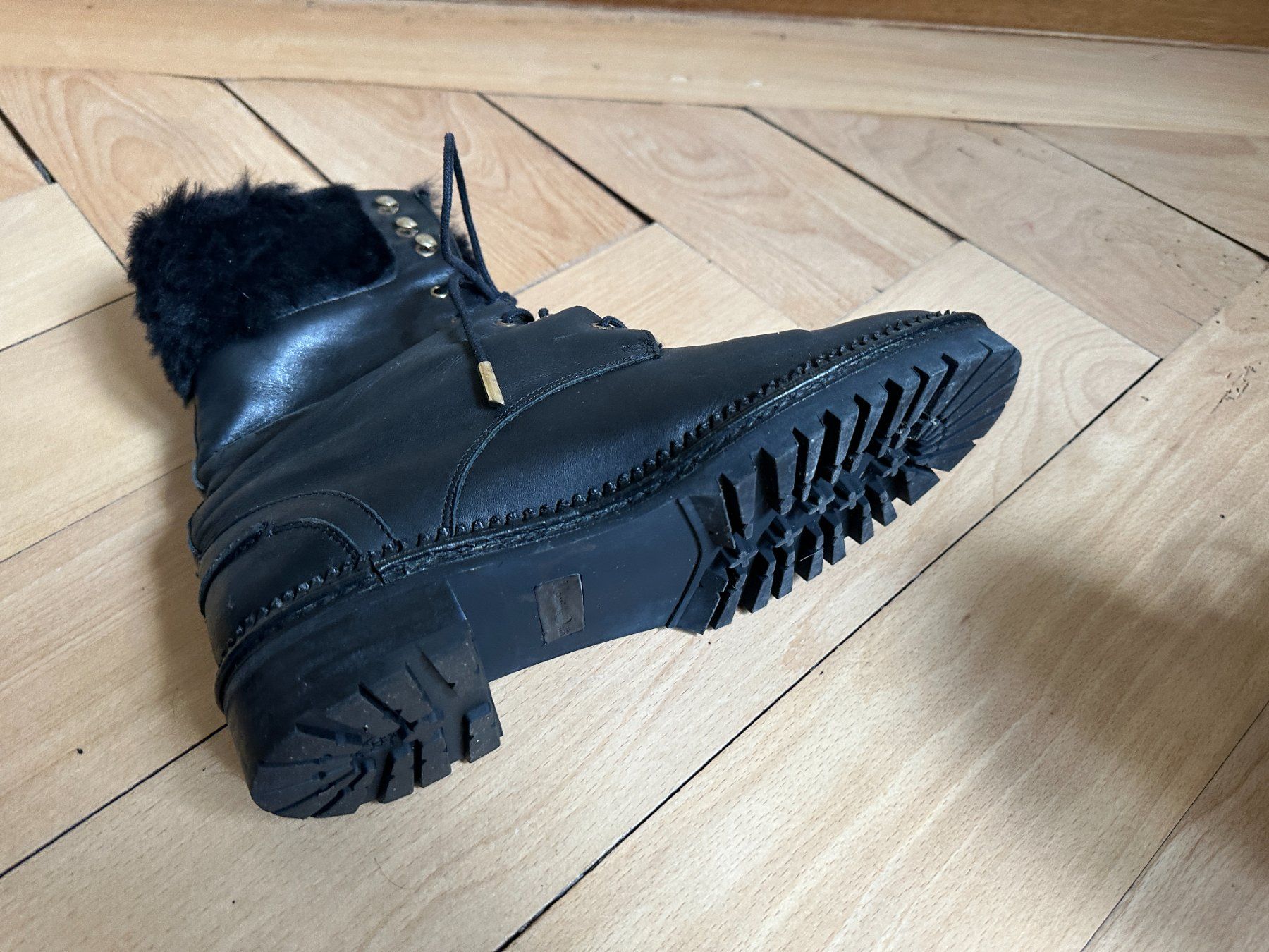 Massimo Dutti Chaussures femmes: MASSIMO  DUTTI - Leder Stiefelette schwarz 38 – D'occasion à Zürich par Diazaio 4