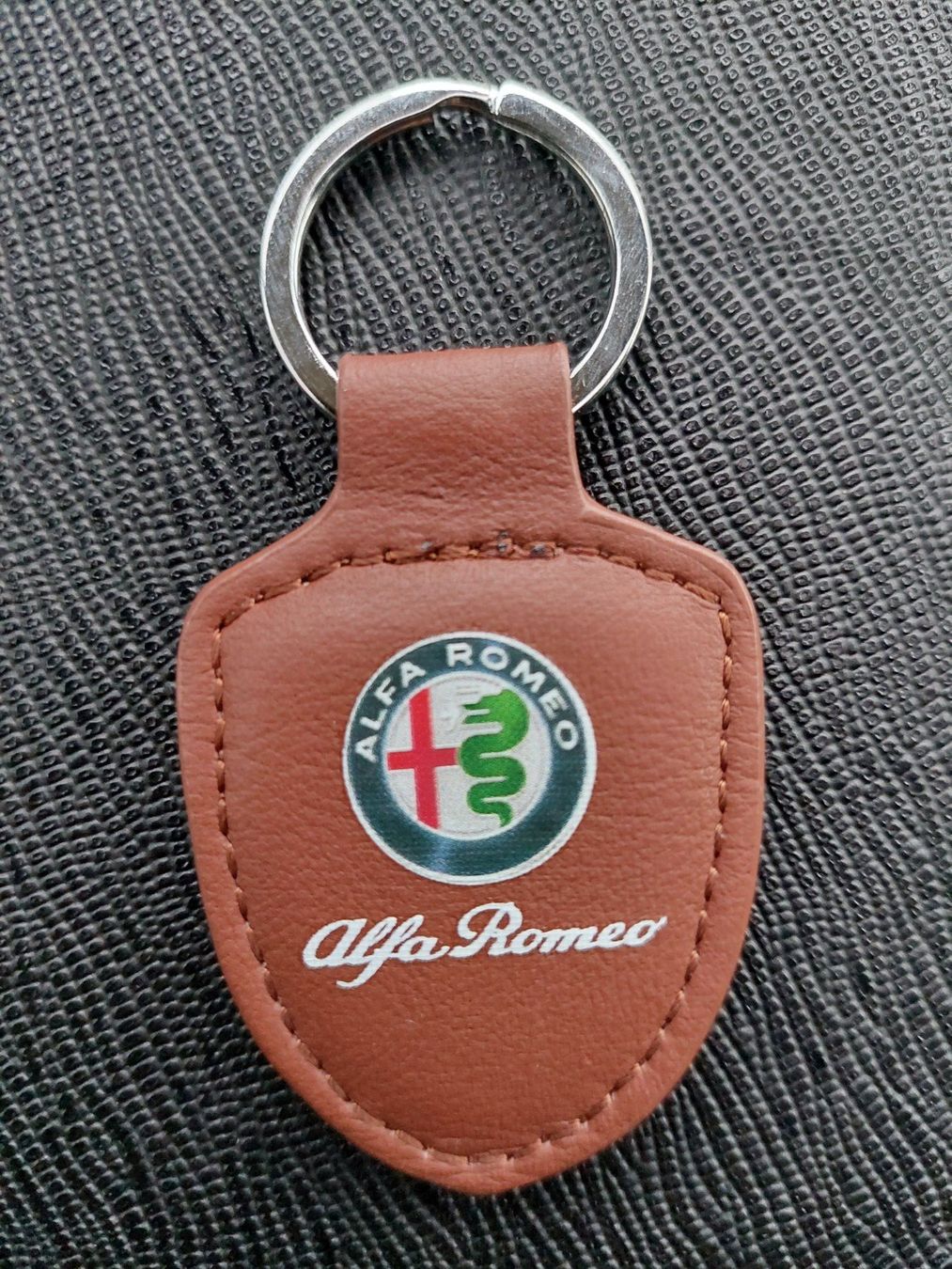 Vespa Schlüsselanhänger & - bänder: Alfa Romeo - Schlüsselanhänger – Neu und originalverpackt aus Zürich von makimakimak