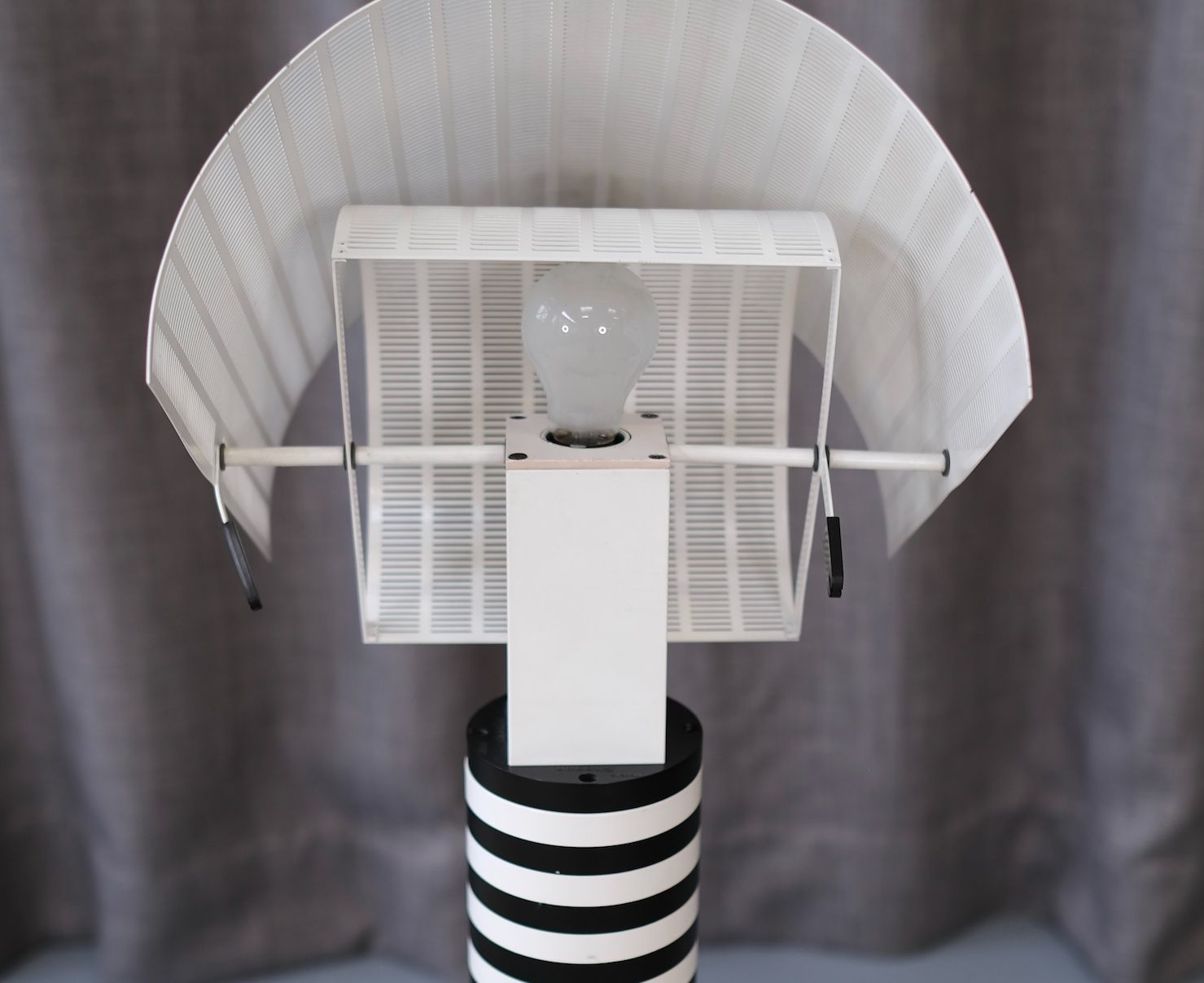 Artimede Lampes: Mario Botta Shogun Table Lamp by Artemide 1986 – D'occasion à Bern par Zmodern_VIN 9