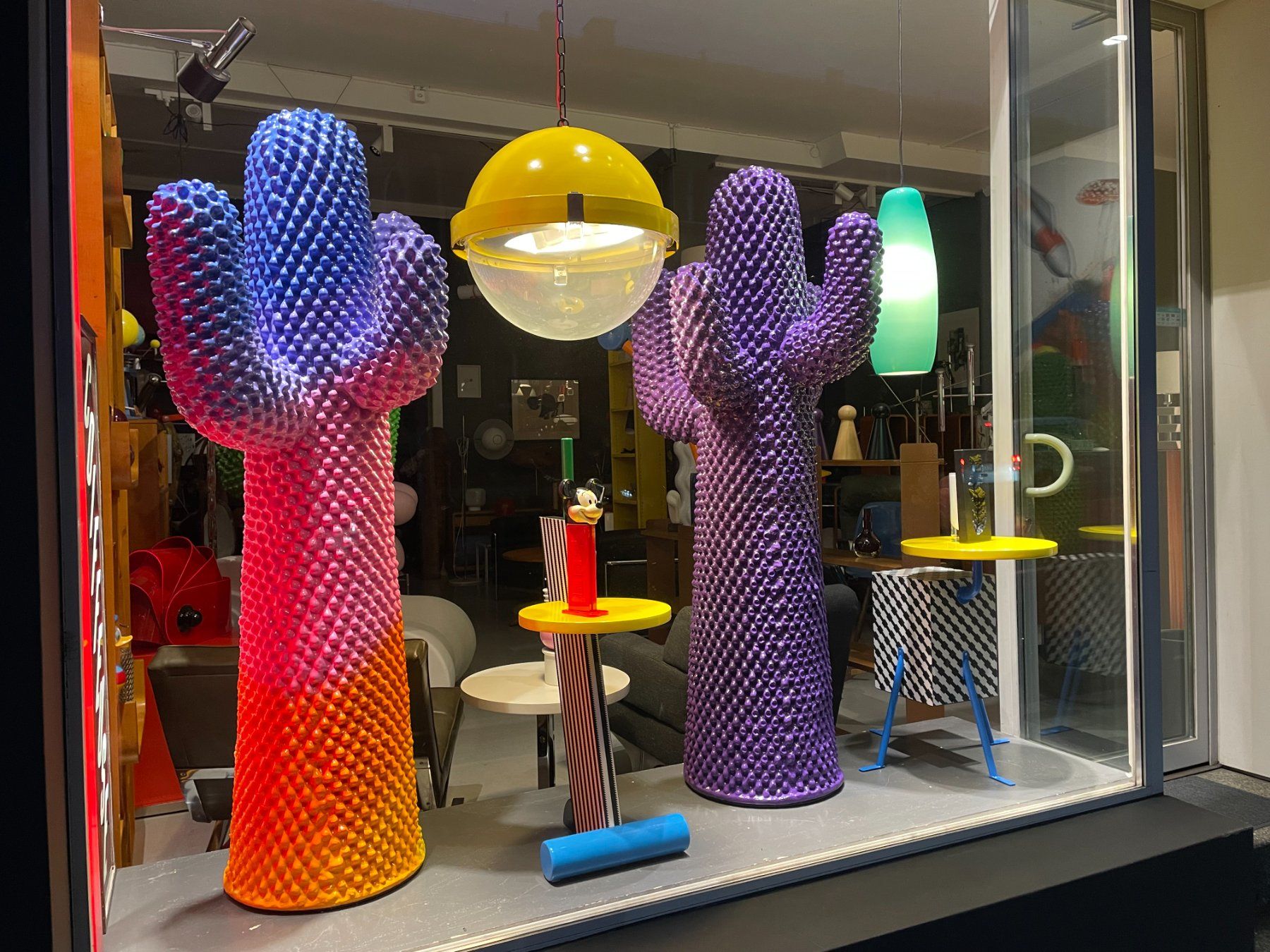 Statuette: Gufram CACTUS Ultraviolet – Nuovo e nell'imballaggio originale da Zürich venduto da paristurin 2