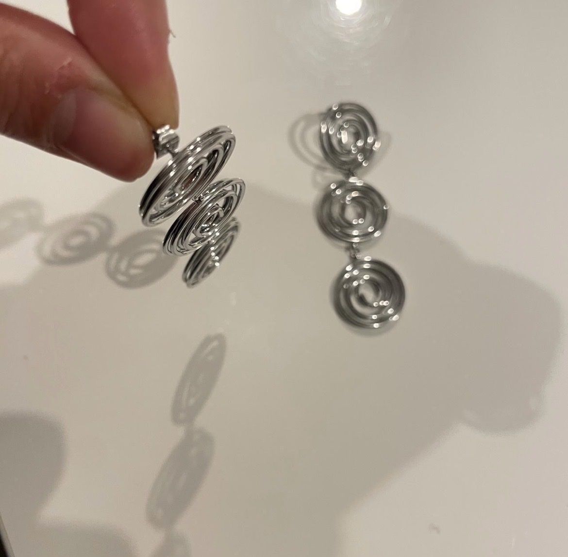 Orecchini pendenti & Orecchini a lobo: SILVER STAINLESS STEEL SPIRAL DROP EARRINGS – Nuovo (secondo la descrizione) da Genève venduto da toandfrom 2