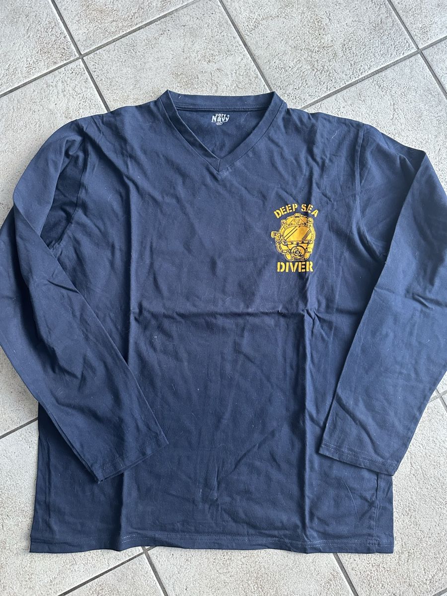 Maglioni & Felpe: Deep sea diver Sweatshirt – Usato da Sierre venduto da Tracy83 1