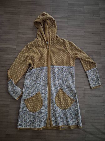 Kimmy Strickjacke mit Kapuze, senfgelb, Gr. S, neuw.