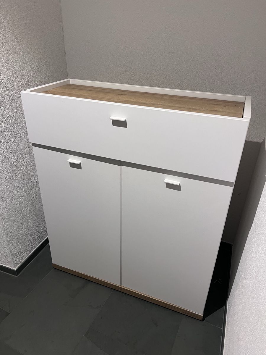 Armadi: Schuhschrank Weiss mit viel Platz – Usato da Horgen venduto da laurakm
