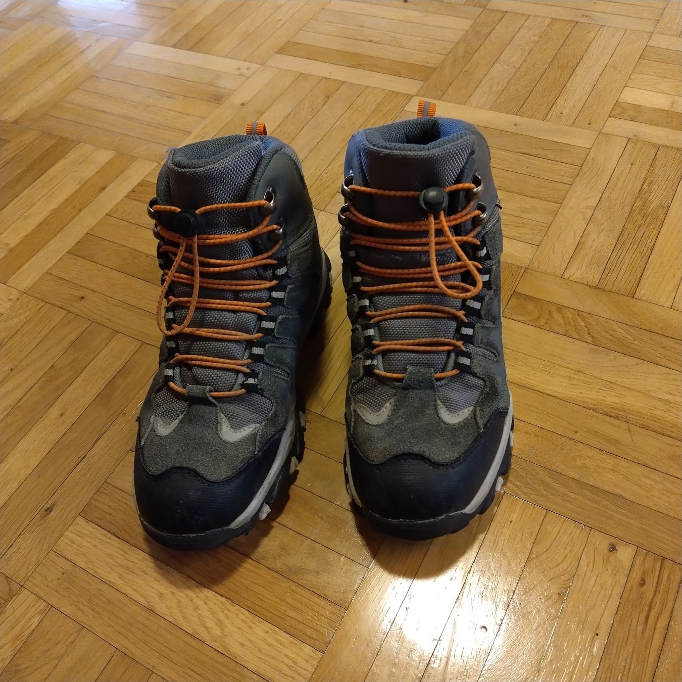 Scarpe da uomo: Wanderschuhe, Grau/Orange, Grösse 32 – Usato da Oberdorf NW venduto da niederj 1