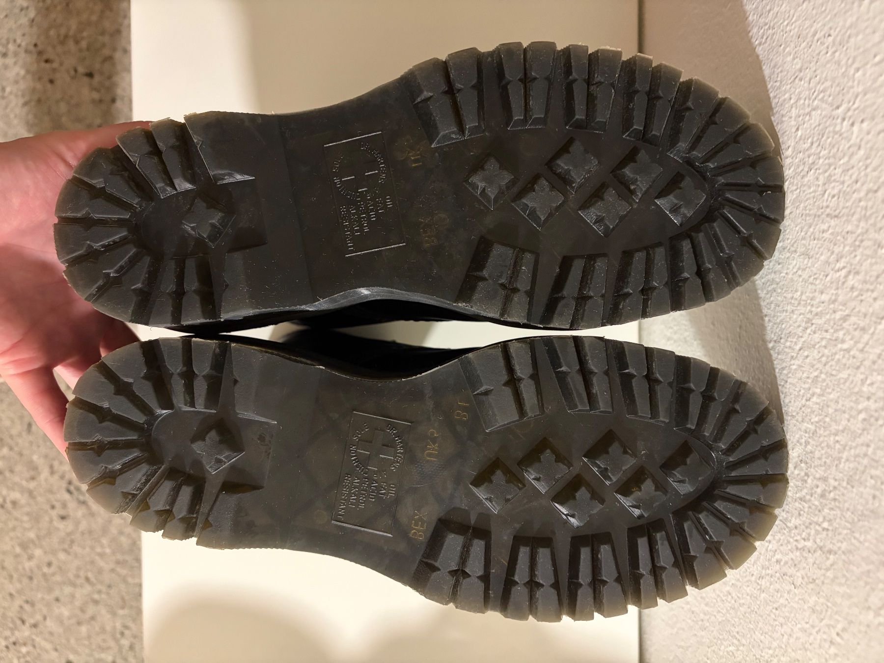 Dr. Martens Damenschuhe: Dr. Martens Sinclair Gr. 39 – Gebraucht aus Alpnach Dorf von Miickyleiin 8