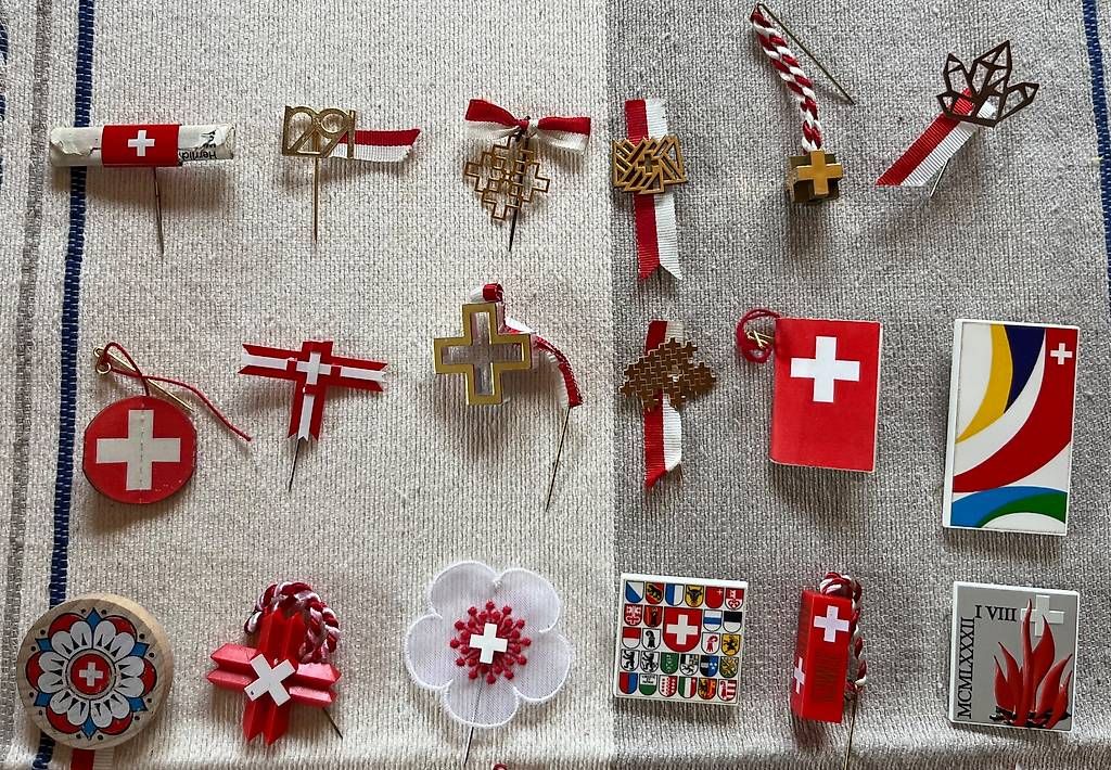 Placchette & Badge: 1.-August-Abzeichen Sammlung – Usato da Klosters venduto da lzo_btq5 1