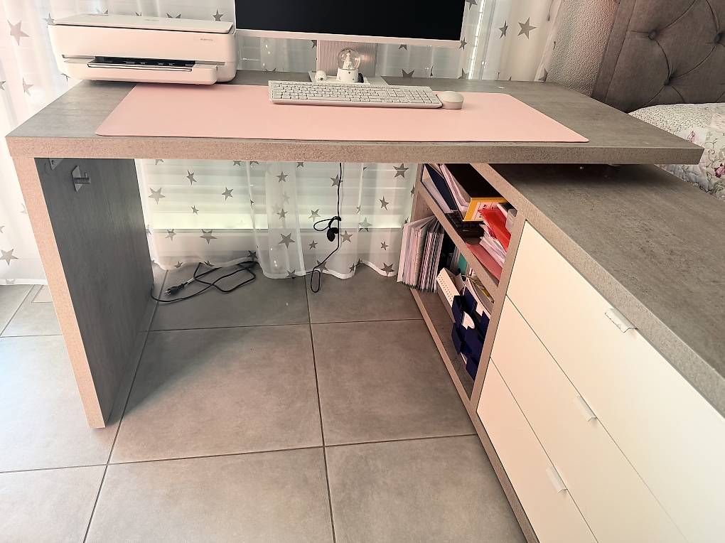 Pfister Bureaux: Moderner Holz Schreibtisch – D'occasion à Schöftland par mar_7nch 1