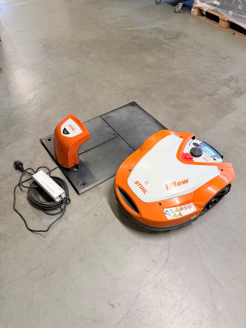 Stihl Tagliaerba: Stihl RMI 632 PC Rasenmähroboter – Usato da Lenzburg venduto da billistar 2